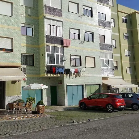 Casa Contour * 塞图巴尔